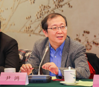 尹鸿：中国电影迎风而立 深化改革时不可待