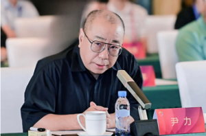 尹力：无愧时代 不负人民