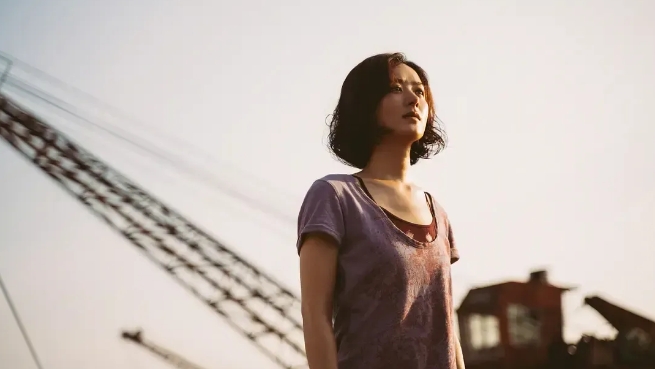 《向阳·花》：失去力度的女性互助